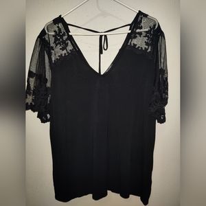 Willow Women's Floral Embroidery Sleeve Black Top 2X